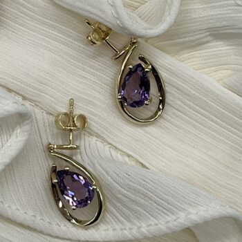 9ct Yellow Gold Created Tear Drop Amethyst in Curved Setting