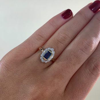 9ct Yellow Gold Vintage Style Sapphire & Diamond Ring