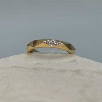 9ct Yellow Gold Indented Diamond Ring