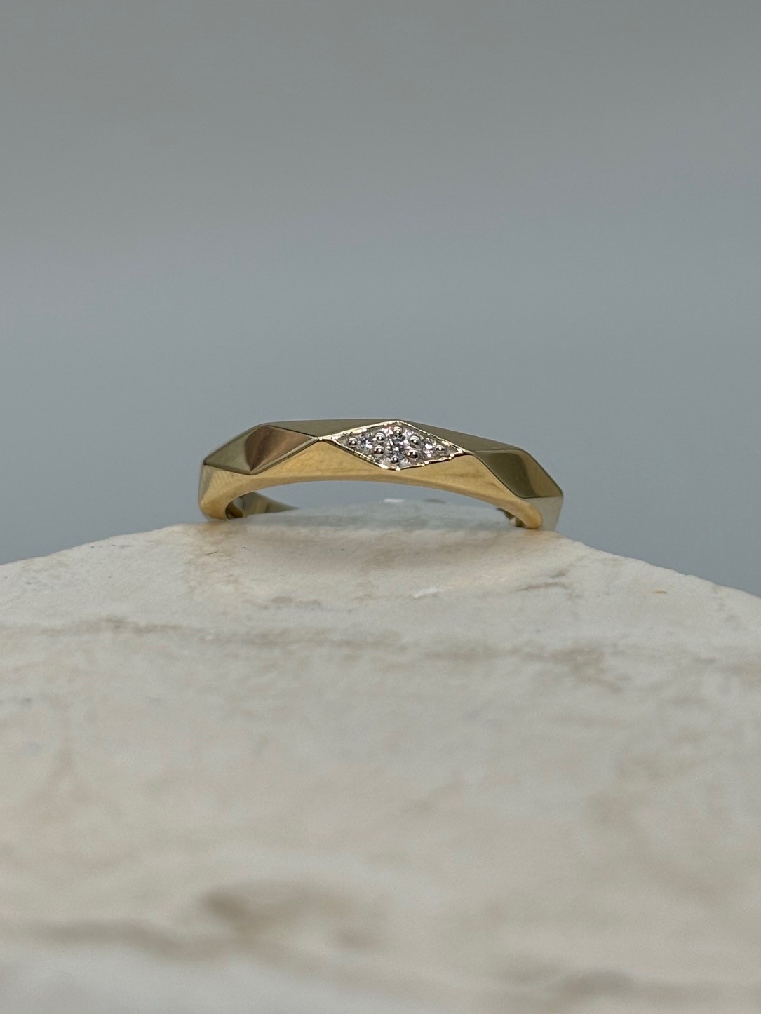9ct Yellow Gold Indented Diamond Ring