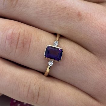 9ct Yellow Gold Amethyst and Two Side Diamonds Ring