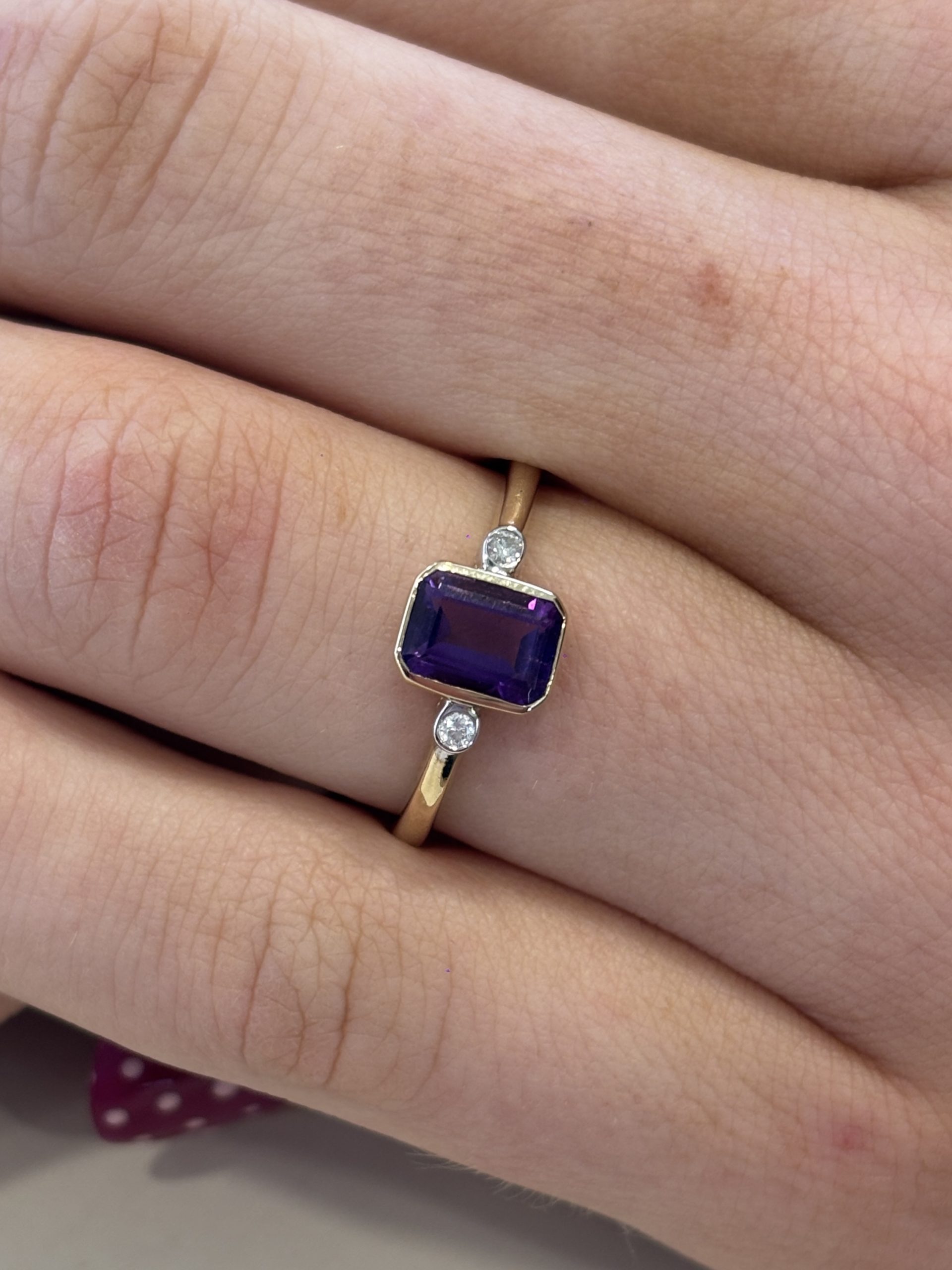 9ct Yellow Gold Amethyst and Two Side Diamonds Ring
